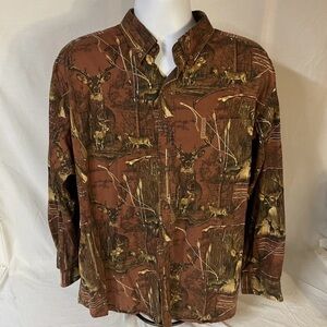 Magellan | Sportswear Mens Shirt Large Maroon Deer Buck Archery Pattern